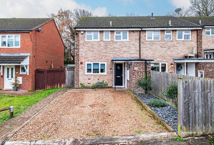 3 Bedroom End Of Terrace House For Sale In Caxton Close, Hartley, DA3