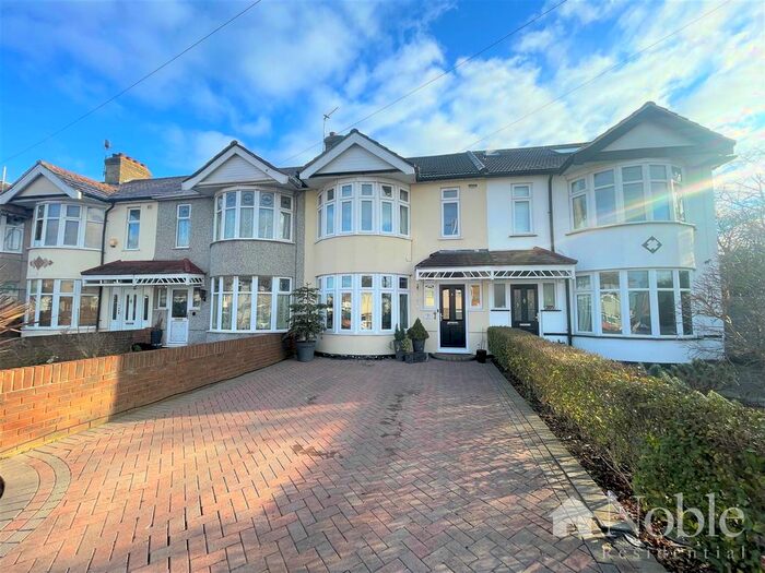 4 Bedroom Terraced House To Rent In Abbs Cross Lane, Hornchurch, RM12