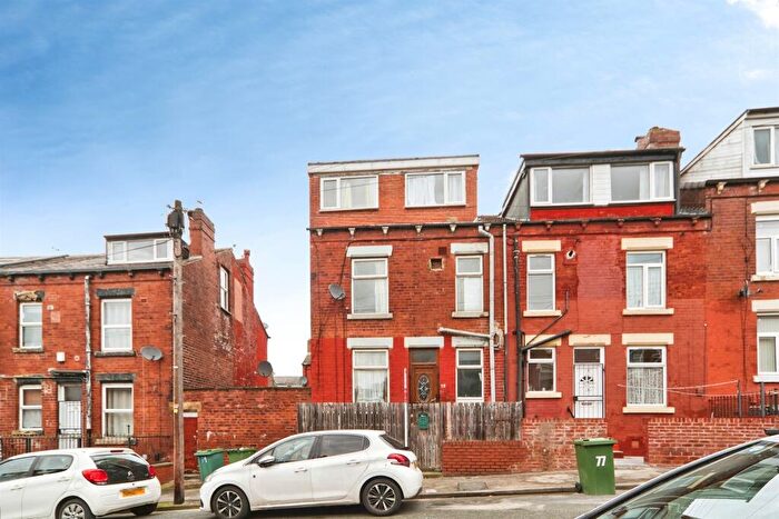 3 Bedroom End Of Terrace House For Sale In Bayswater Grove, Leeds, LS8