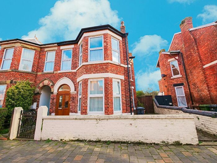 3 Bedroom Semi Detached House For Sale In York Avenue, Birkdale, Southport, Merseyside, PR8