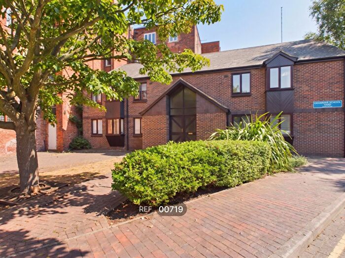1 Bedroom Flat To Rent In Grammar School Yard, Fish Street, Hull, HU1