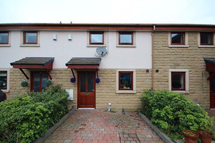 3 Bedroom Town House For Sale In Croft Mews, Milnrow, Rochdale, OL16