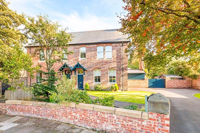4 Bedroom Semi-Detached House For Sale In West Villa, The Green, Wallsend, North Tyneside, NE28