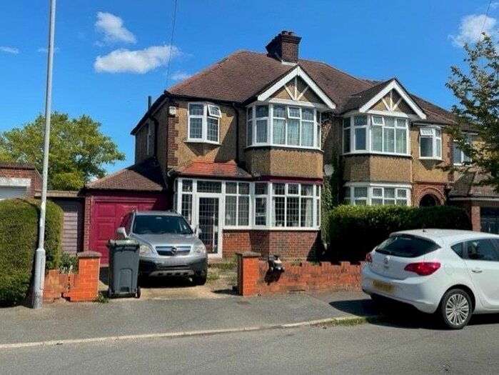 3 Bedroom Semi-Detached House To Rent In St. Martins Avenue, Luton, LU2