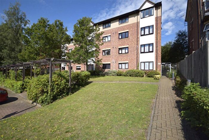 1 Bedroom Apartment For Sale In Station Road, Redhill, Surrey, RH1