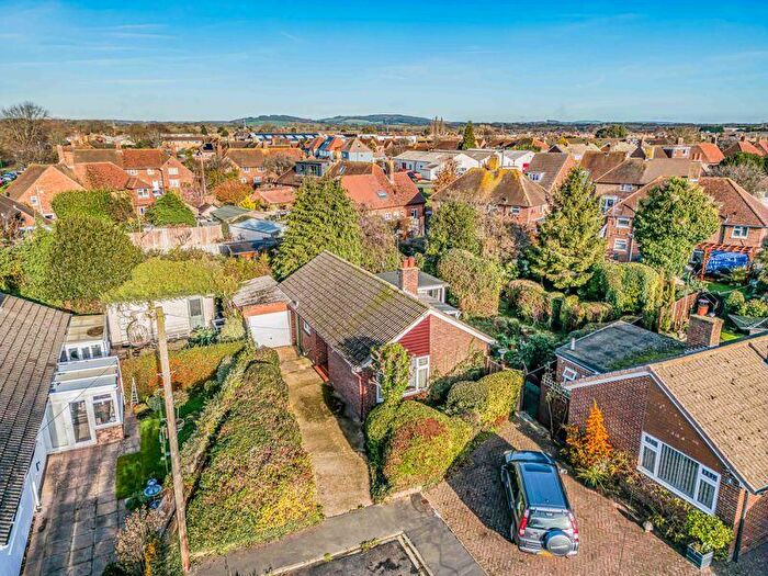 3 Bedroom Detached Bungalow For Sale In Manor Gardens, Southbourne, PO10