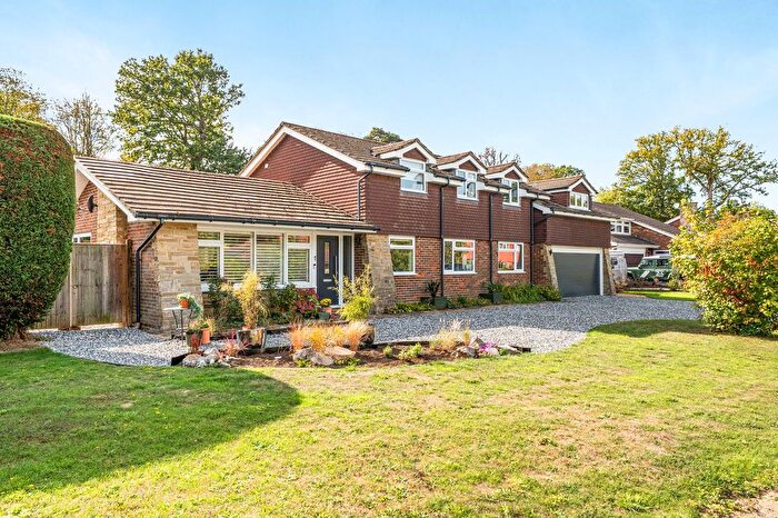 4 Bedroom Detached House For Sale In Ifoldhurst, Loxwood, RH14