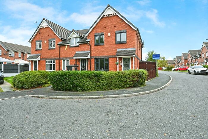 3 Bedroom Semi-Detached House For Sale In Helmsley Close, Bewsey, Warrington, WA5
