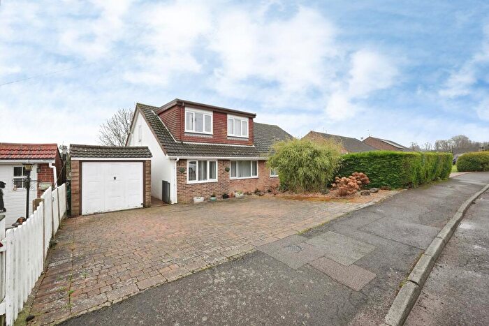 4 Bedroom Semi Detached House For Sale In Cherry Waye, Eythorne, CT15