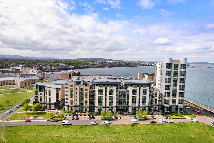 4 Bedroom Flat For Sale In Western Harbour Way, Newhaven, Edinburgh, EH6