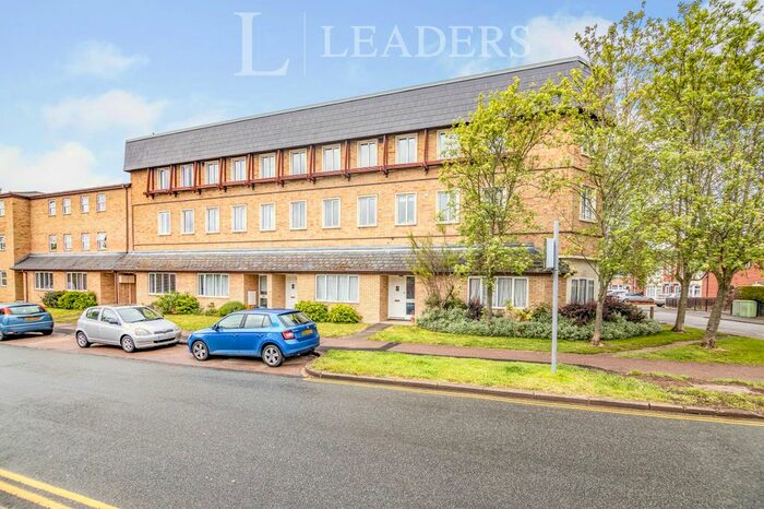 2 Bedroom Flat To Rent In Whitehill Road, Cambridge CB5