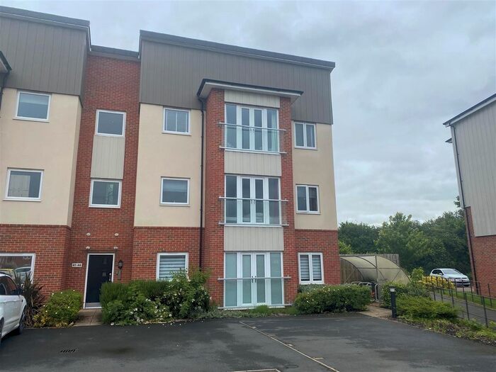 2 Bedroom Flat To Rent In Mallard Close, Southam, CV47