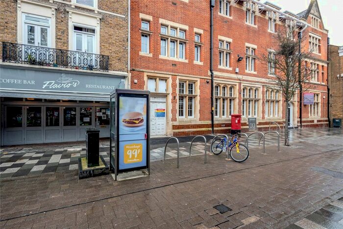 1 Bedroom Flat To Rent In High Street, Maidenhead, Berkshire, SL6