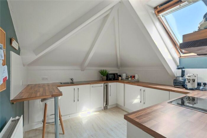 2 Bedroom Flat To Rent In Wilderness Road, Plymouth, Devon, PL3