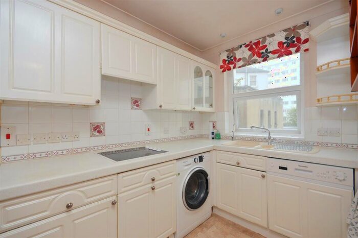 2 Bedroom Flat For Sale In Wilmington Square, Eastbourne, BN21