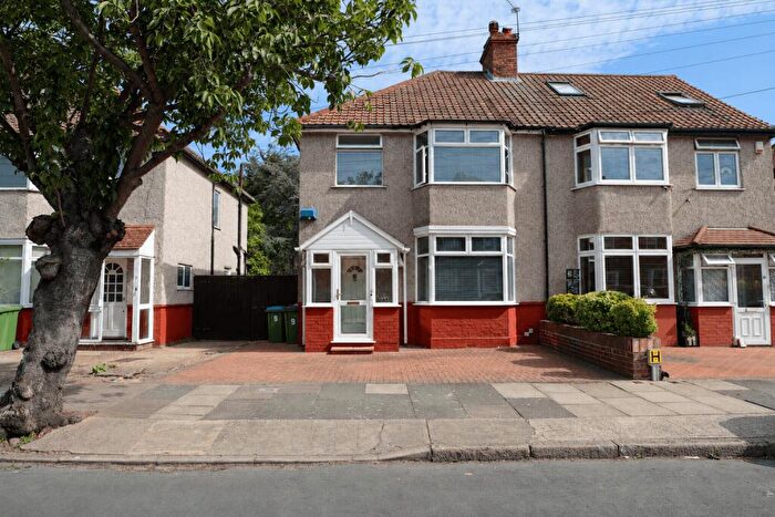 3 Bedroom Semi Detached House For Sale In Montcalm Road, Charlton, SE7