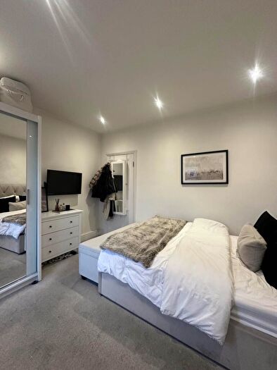 3 Bedroom Flat To Rent In Tottenham Lane, London, N8