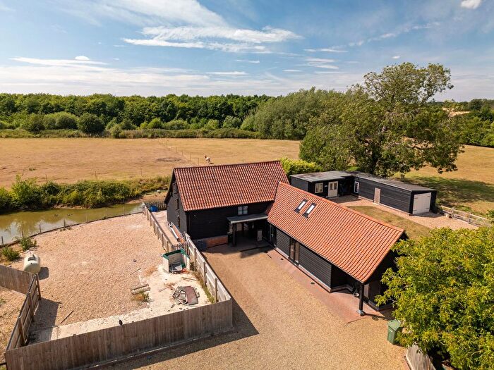 5 Bedroom Barn Conversion For Sale In Norwich Road, Dickleburgh, IP21