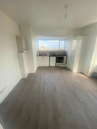 2 Bedroom Flat To Rent In Park View Road, Welling, DA16