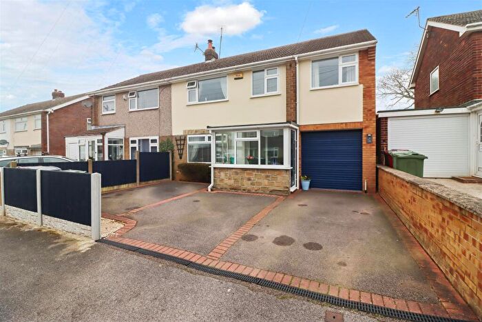 4 Bedroom Semi Detached House For Sale In Lilac Grove, Glapwell, Chesterfield, S44