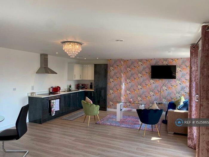 2 Bedroom Penthouse To Rent In Broadway, Peterborough, PE1