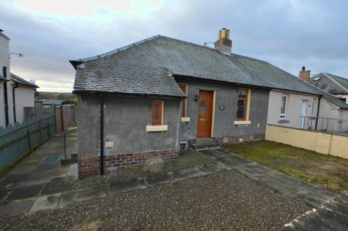 2 Bedroom Bungalow To Rent In Manse Road, Glencraig, KY5