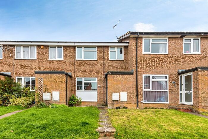 3 Bedroom Terraced House For Sale In Cromwell Avenue, Thame, OX9