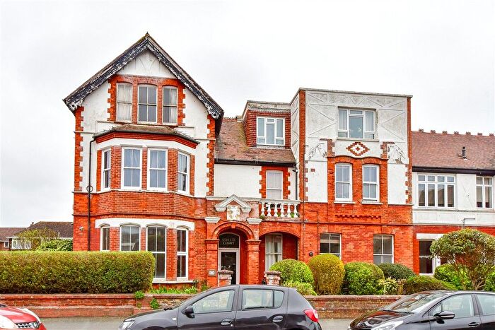 2 Bedroom Flat For Sale In Victoria Drive, Bognor Regis, West Sussex, PO21