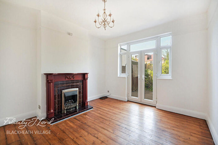 3 Bedroom Semi-Detached House For Sale In Sidcup Road, London, SE12