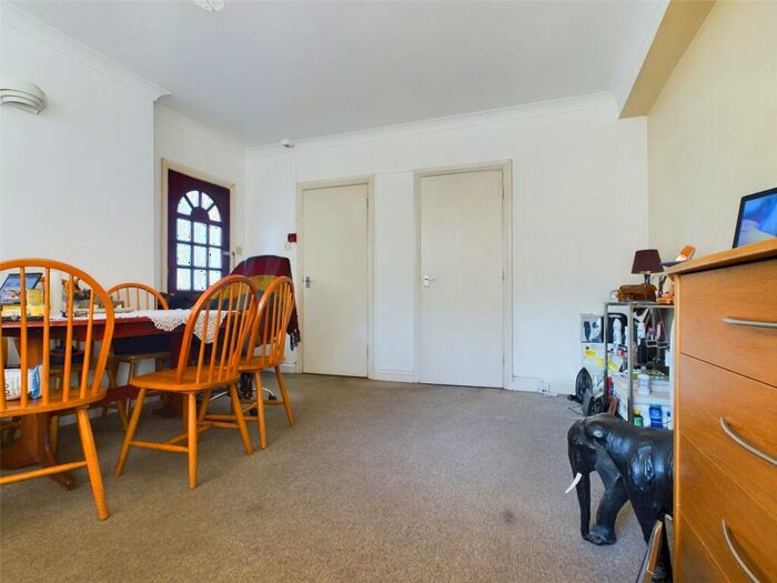 Apartment To Rent In St Aubyns, Hove, East Sussex, BN3