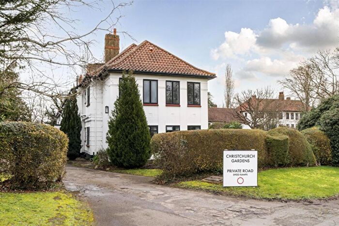 3 Bedroom Flat For Sale In Christchurch Gardens, Epsom, KT19