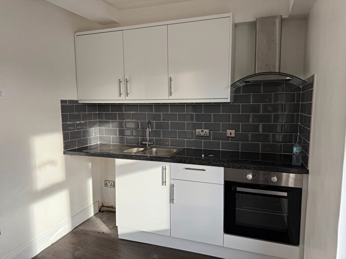 Studio To Rent In High Road, London, NW10