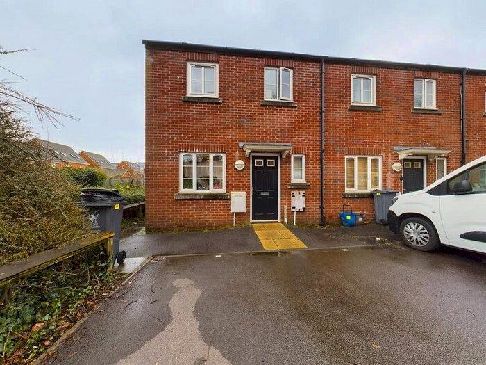3 Bedroom End Of Terrace House To Rent In Ffordd Ty Unnos, Heath, Cardiff., CF14