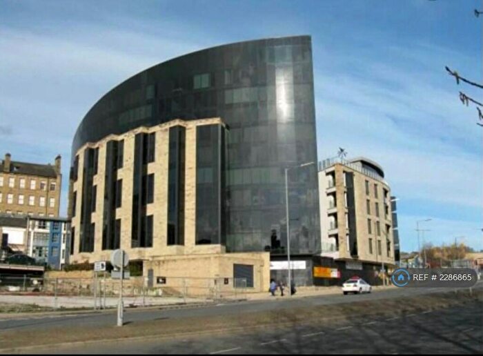 2 Bedroom Flat To Rent In The Gatehaus, Bradford, BD1