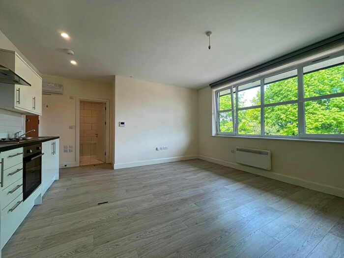 1 Bedroom Flat To Rent In Tolpits Lane, Watford, WD18