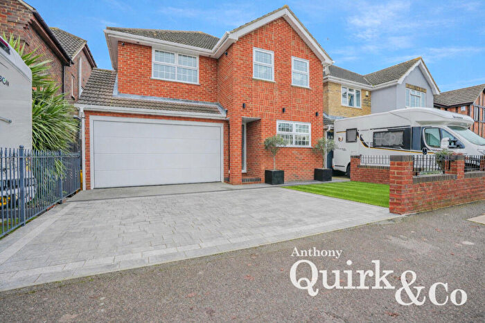 4 Bedroom Detached House For Sale In Papenburg Road, Canvey Island, SS8