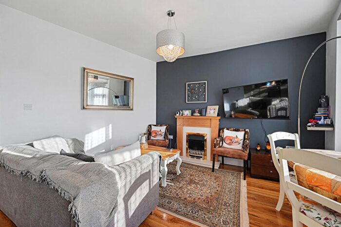 2 Bedroom Apartment For Sale In Grant Road, Harrow, HA3