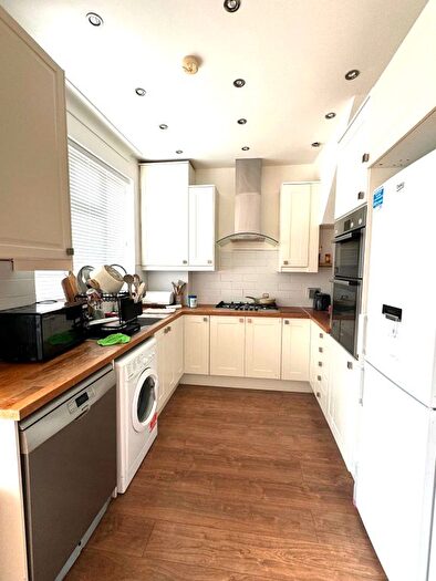 3 Bedroom Terraced House To Rent In Brockham Drive, Ilford, Essex, IG2