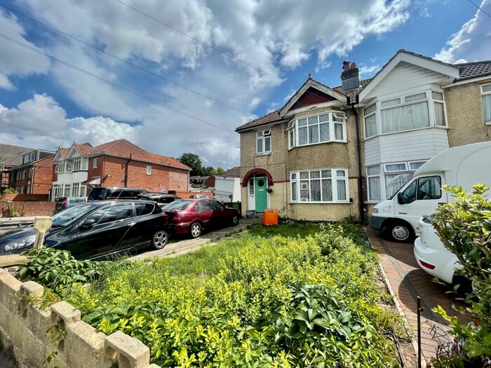 3 Bedroom House To Rent In Cobbett Road, Southampton, SO18