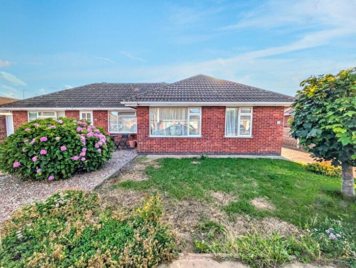 2 Bedroom Bungalow For Sale In Kingsthorpe Crescent, Skegness, PE25