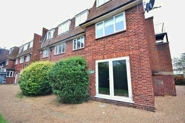 2 Bedroom Flat To Rent In Victoria House, Victoria Road, Romford, RM1