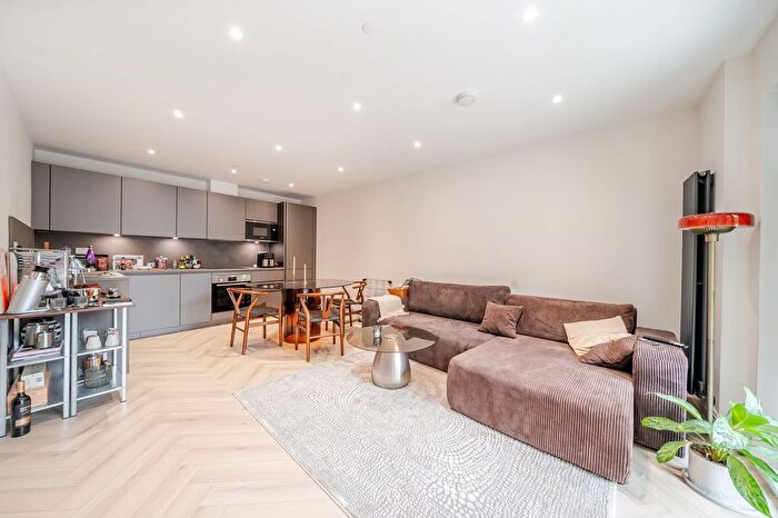 2 Bedroom Flat To Rent In Hutchins Close, Swanley, BR8