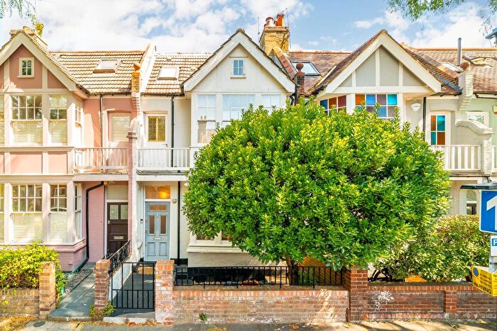 4 Bedroom Property To Rent In Brackley Road, Chiswick, W4