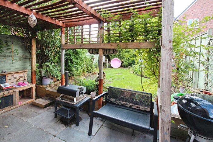 3 Bedroom End Of Terrace House For Sale In Windsor Street, Grove, Wantage, Oxfordshire, OX12