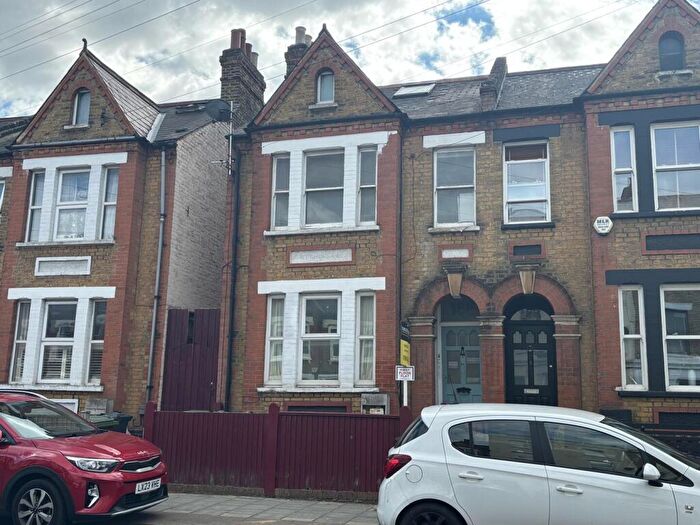 2 Bedroom Flat For Sale In Gipsy Road, West Norwood, SE27