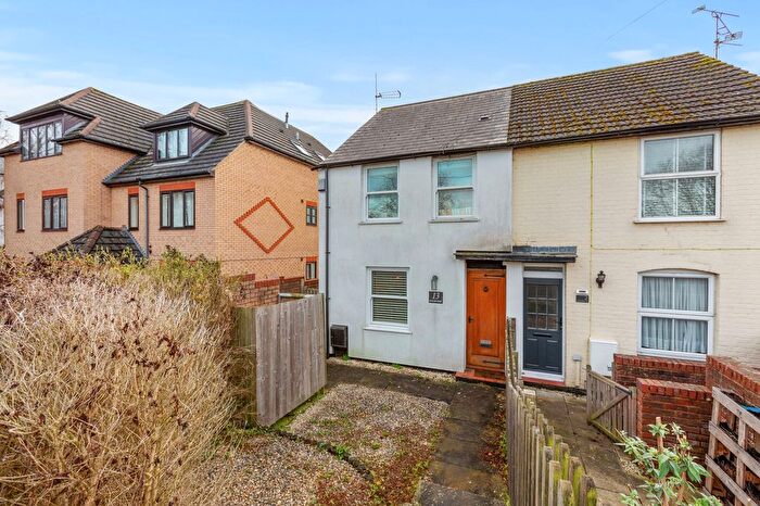 2 Bedroom Cottage For Sale In Buckland Wharf, Buckland, HP22