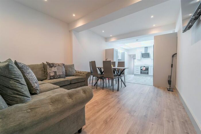 6 Bedroom Property To Rent In Tiverton Road, Selly Oak, Birmingham, B29