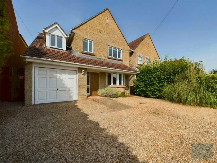 4 Bedroom Detached House To Rent In Melksham Road, Holt, BA14