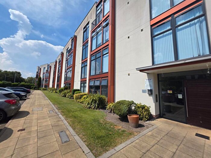 1 Bedroom Apartment For Sale In Lauriston Close, Manchester, M22