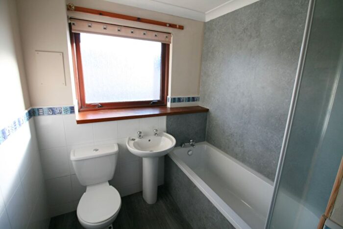 2 Bedroom Flat For Sale In Goldcrest Court, Wishaw, ML2